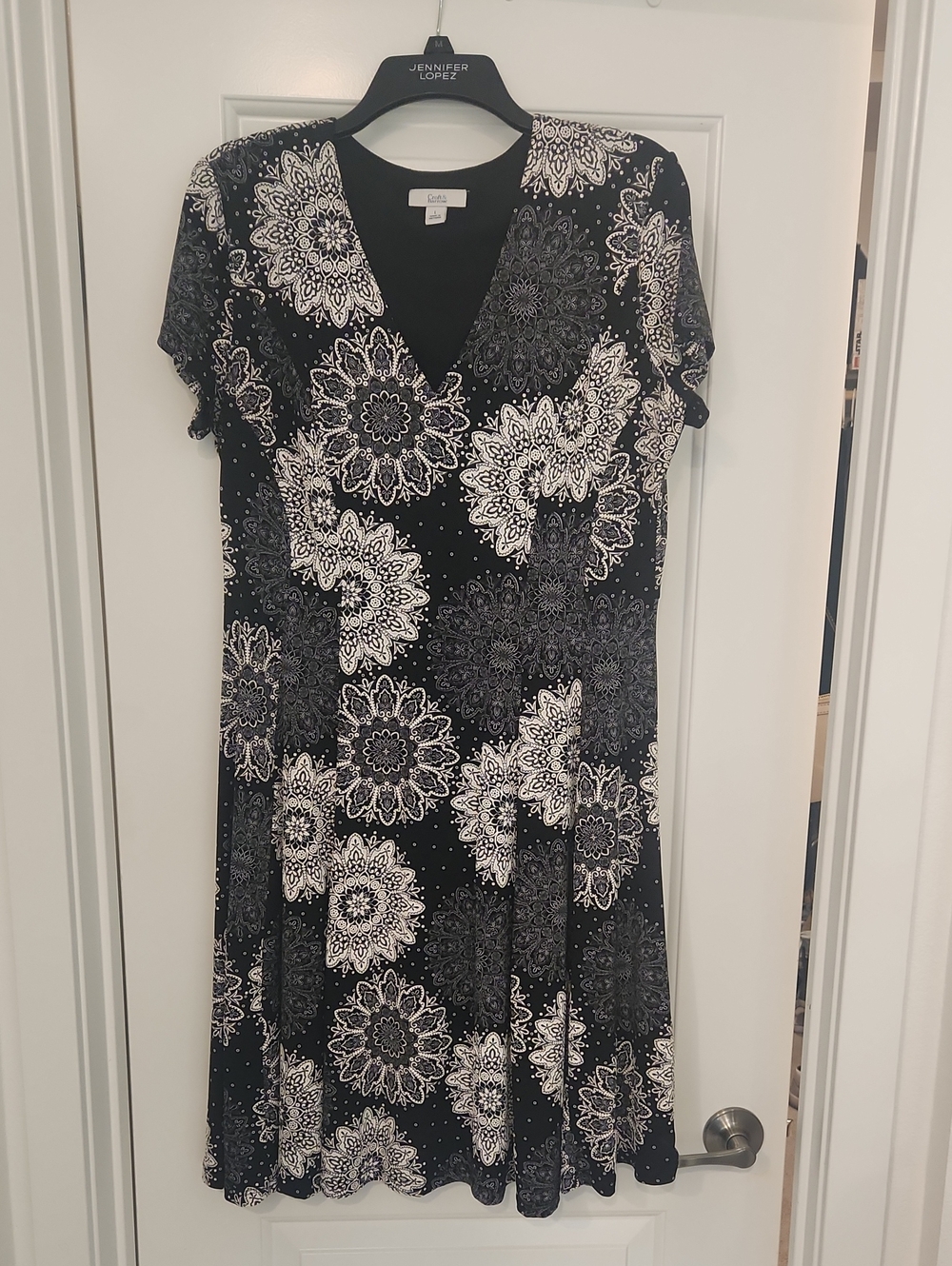 croft & barrow Black and White Floral V-Neck Midi Dress